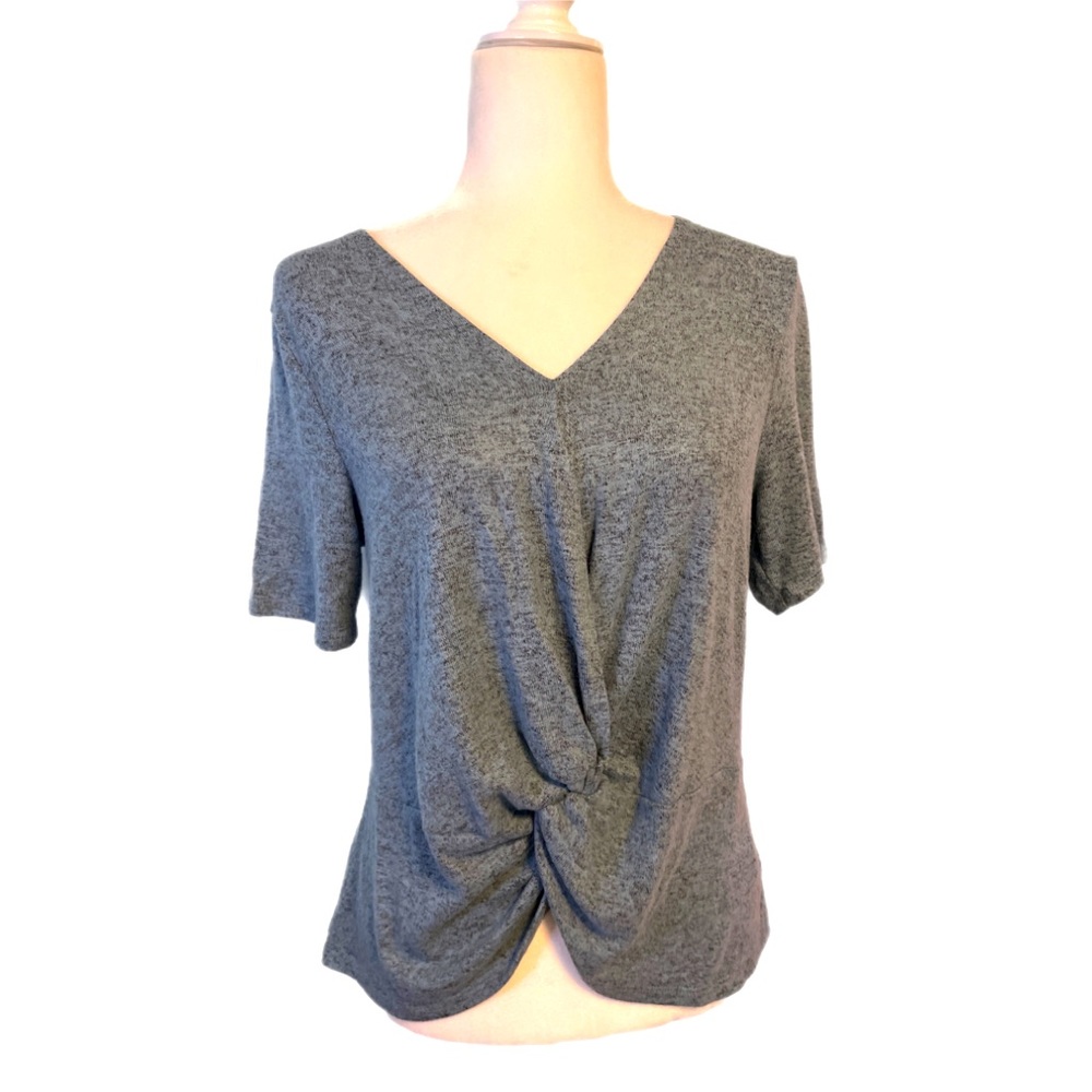 3/$18. 🌼NWT Bobeau knit top twist front size S petite